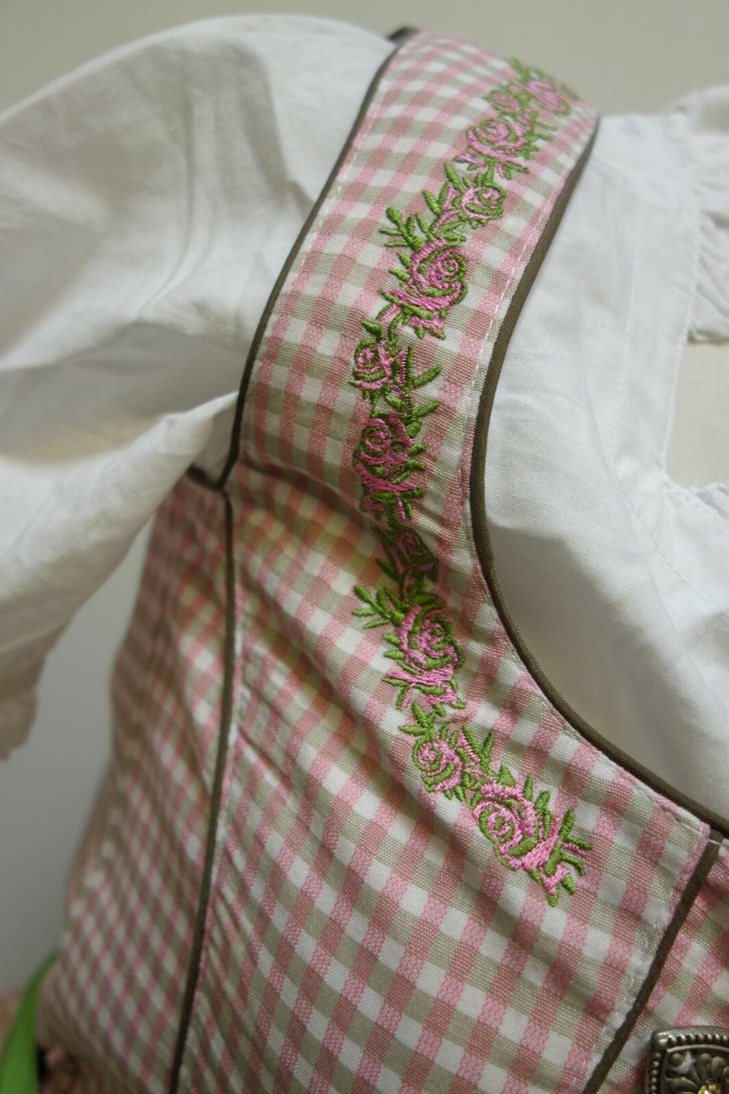 EK0992 Dirndl von Wiesenkönig Gr. 32 inkl. Schürze und Bluse2