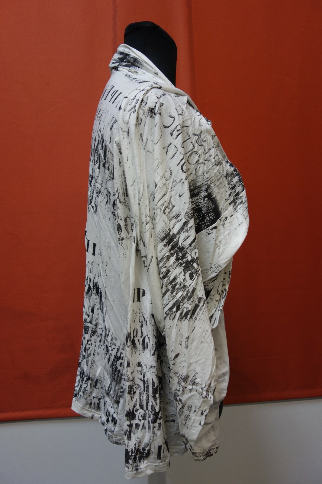 The Swiss Label  Jäckchen weiß schwarz in Gr 40 in guten Zustand E03451