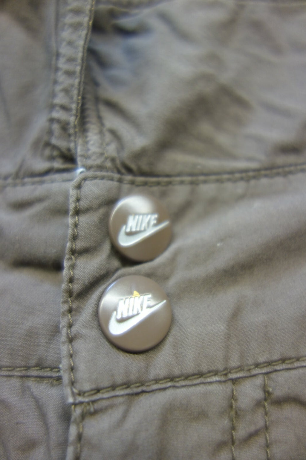 EK1121 Damen Shorts von Nike, braun, Gr. 383