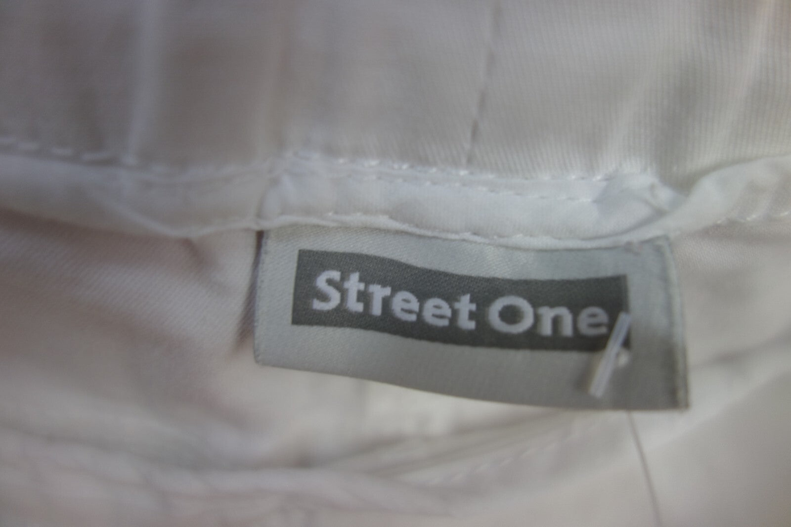 EK4118 Damen Capri Hose von Street One, weiß, Gr. 402