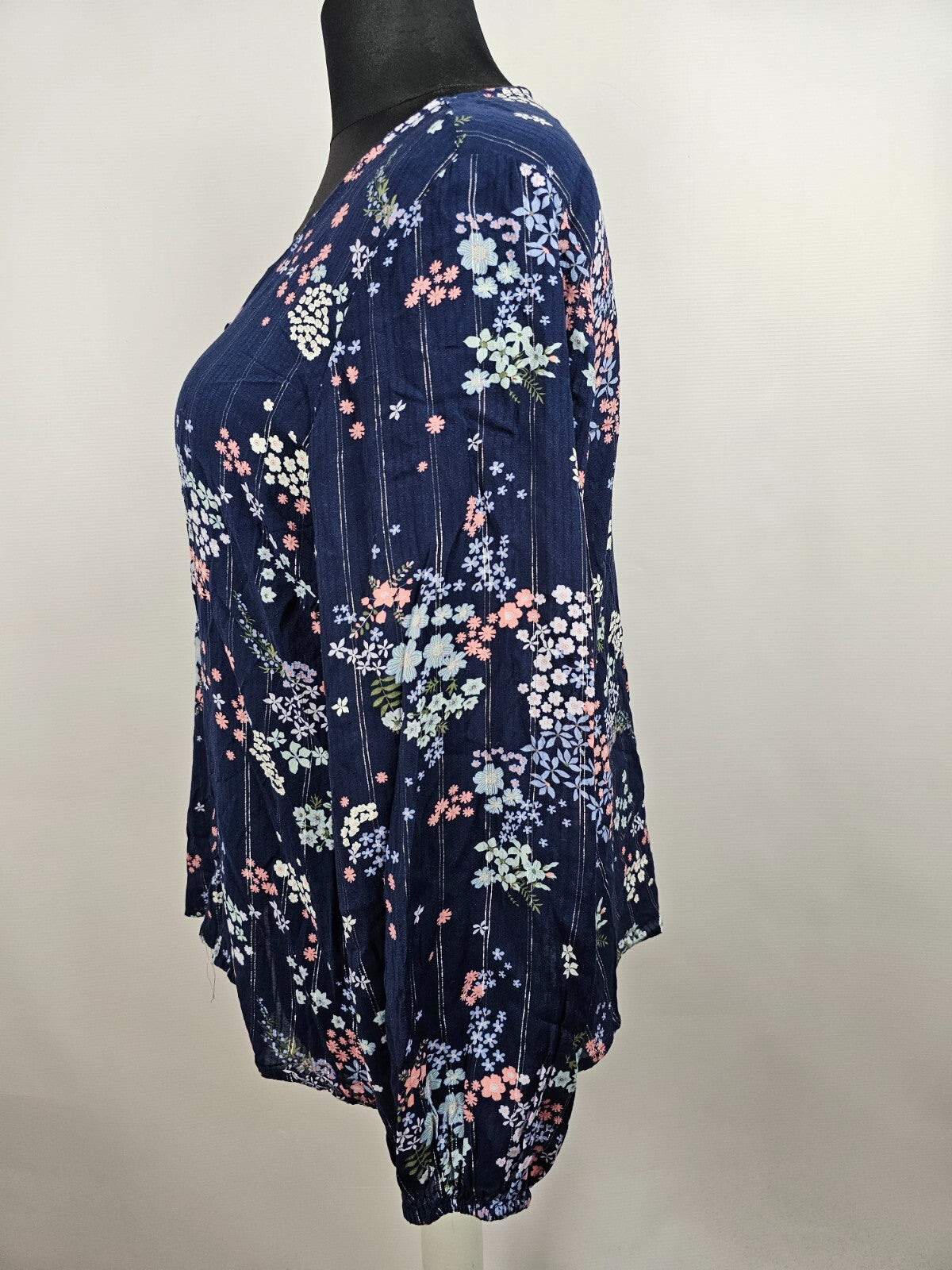 EK5442 Damen Bluse von Gina, blau mit Blumen, Gr. 462