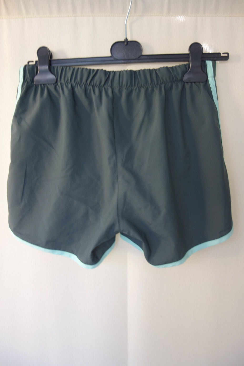 EK3085 Damen Sport Shorts von Adidas, türkis/grau, Gr S1