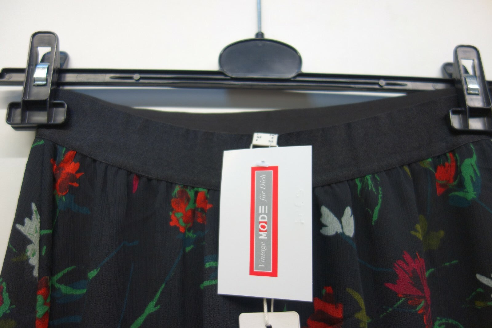 EK0741 Damen Rock von Esprit, schwarz mit Blumen, 341