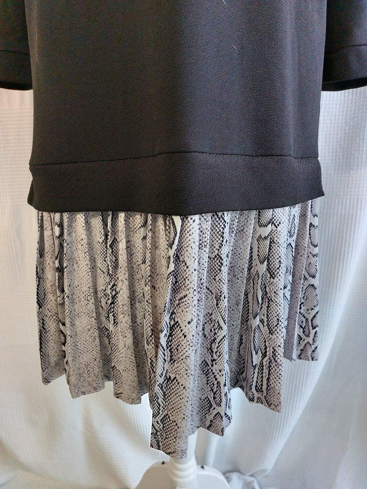 EK1434 Damen Kleid von Asos, schwarz, Gr.402