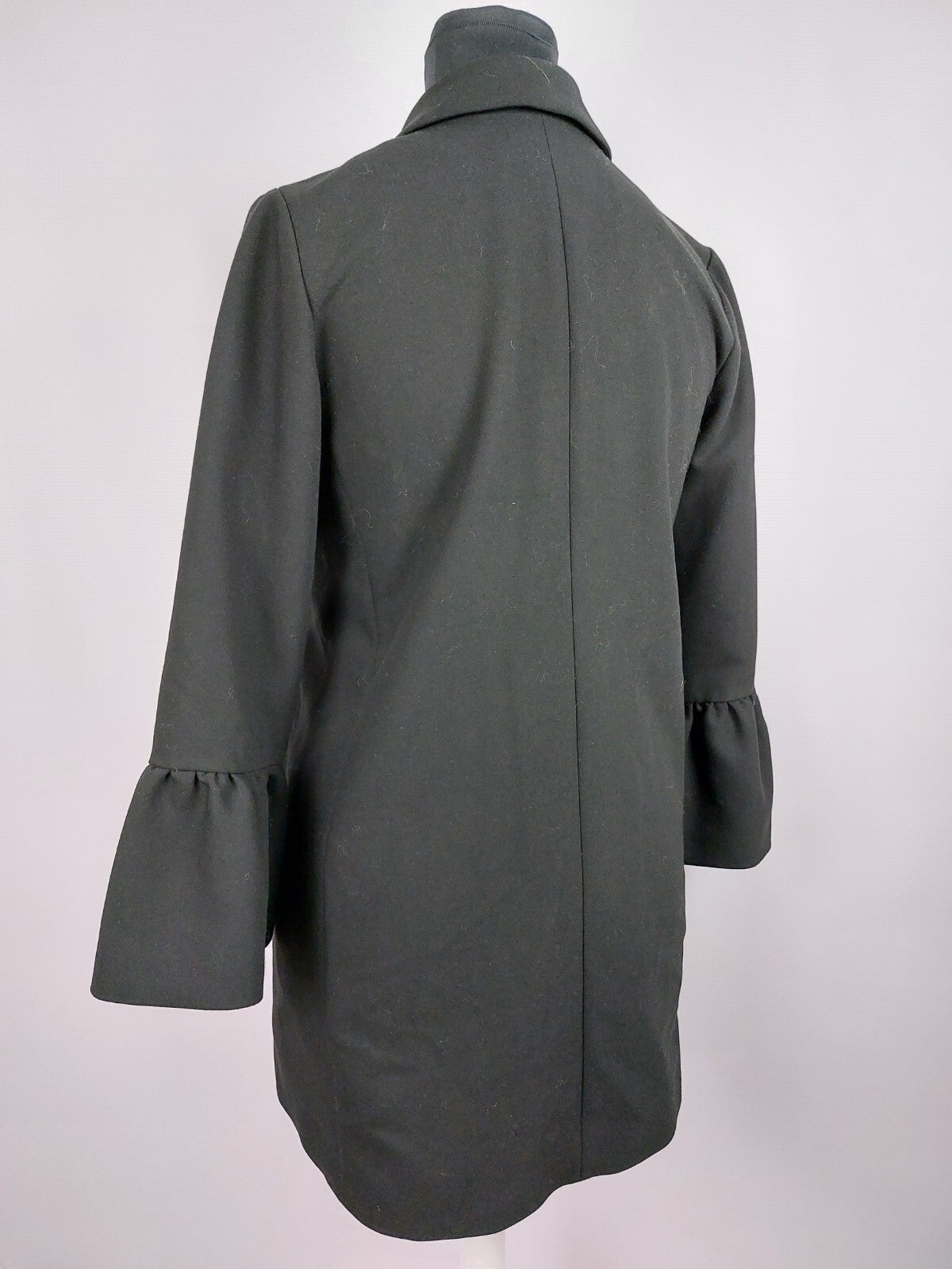 EK4551 Schwarzer Mantel für Damen von Hallhuber, Gr. 403