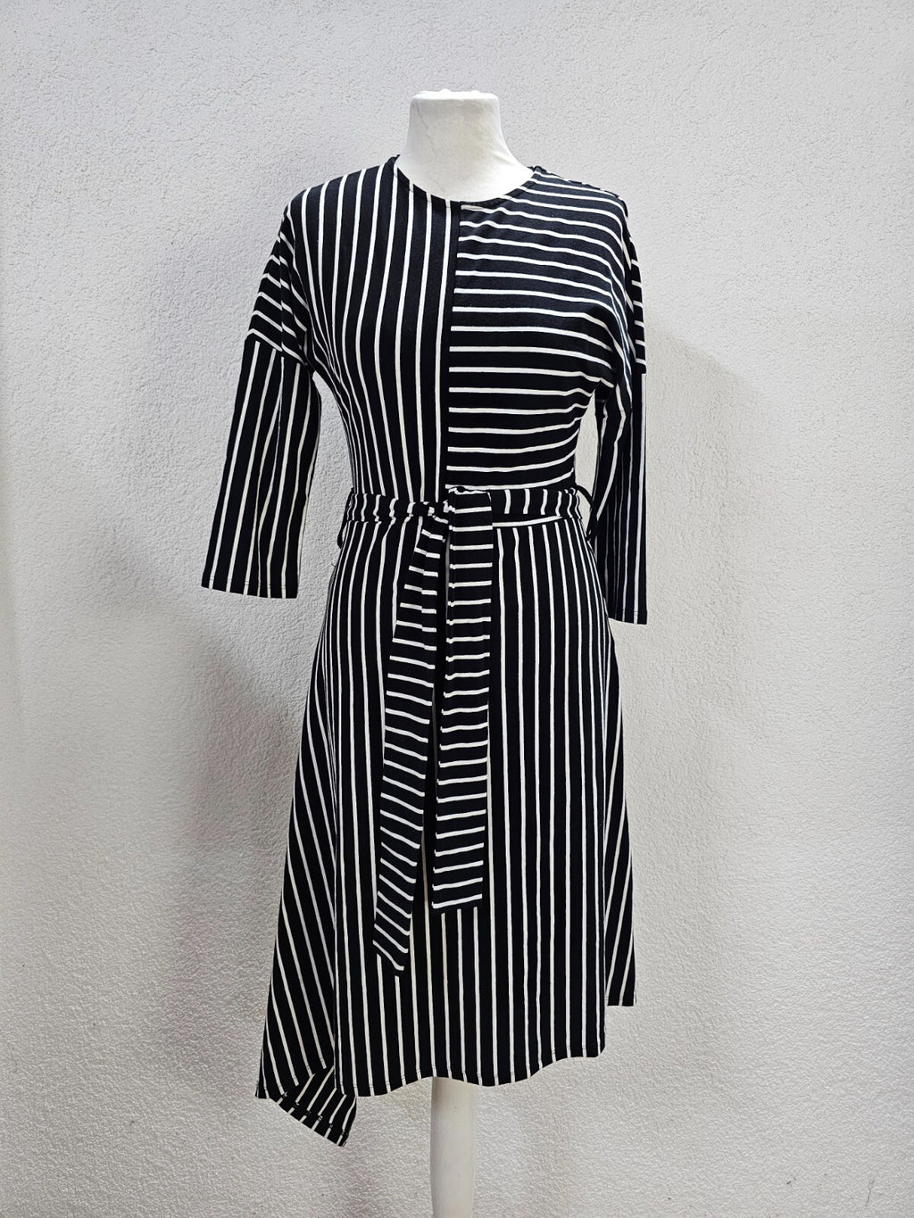 EK6329 Damen Kleid von She, schwarz, weiß gestreift, Gr. 360
