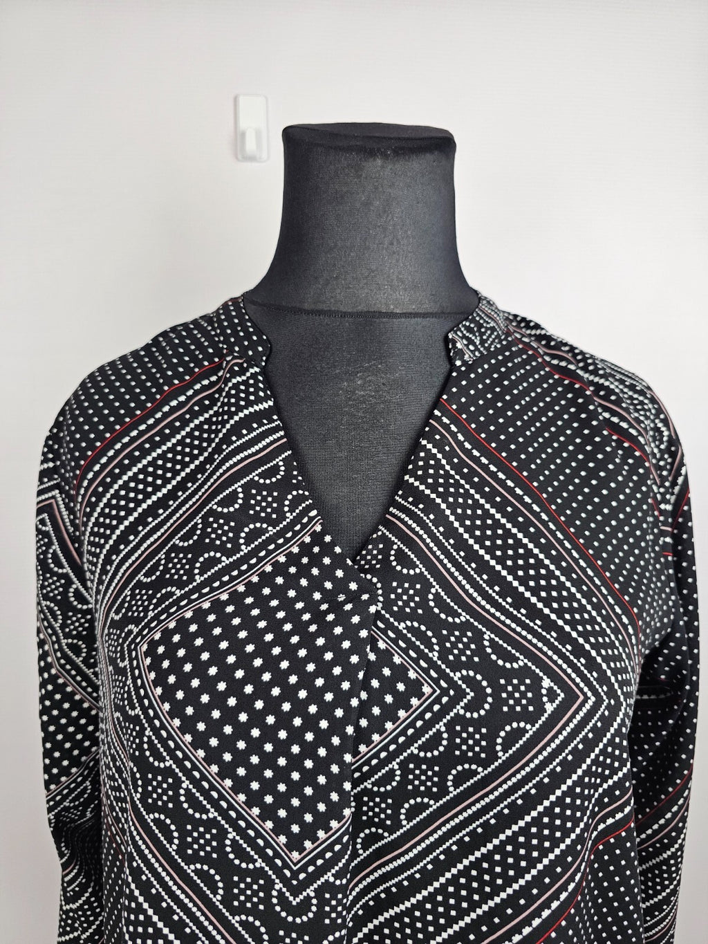 EK5612 Damen Bluse von Amisu, schwarz, Gr. L1