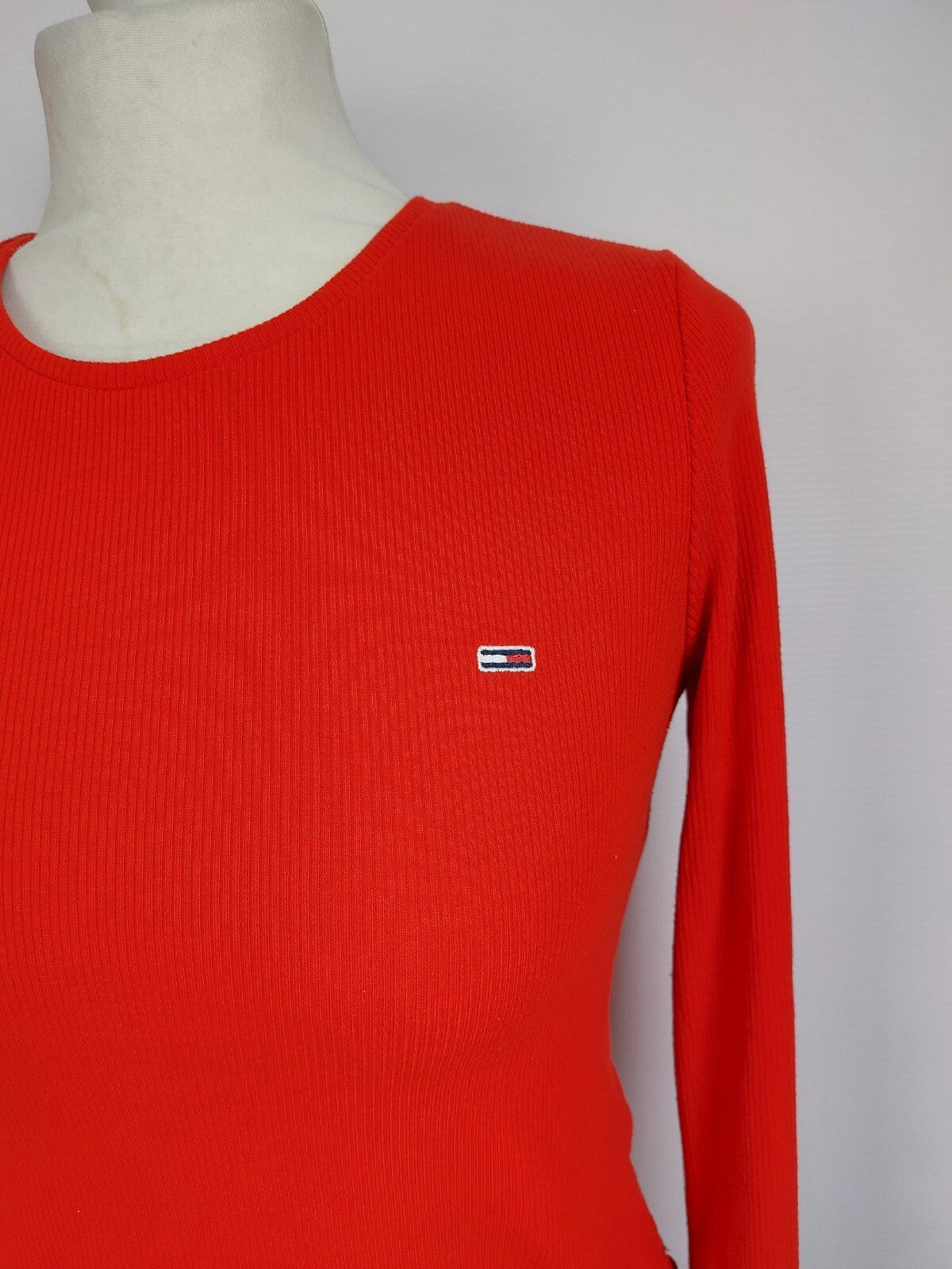 EK4437 Damen Shirt von Tommy Jeans, rot, Gr. XS1