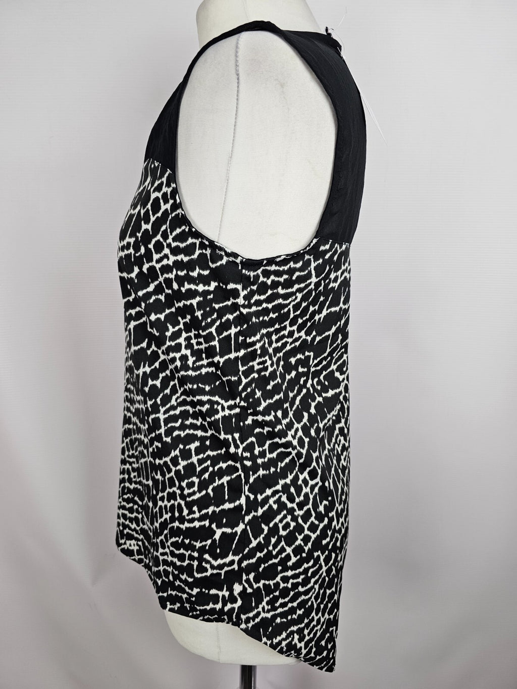 EK5616 Damen Ärmellose Bluse von Only, schwarz/weiß, Gr. 36 Gr.S3