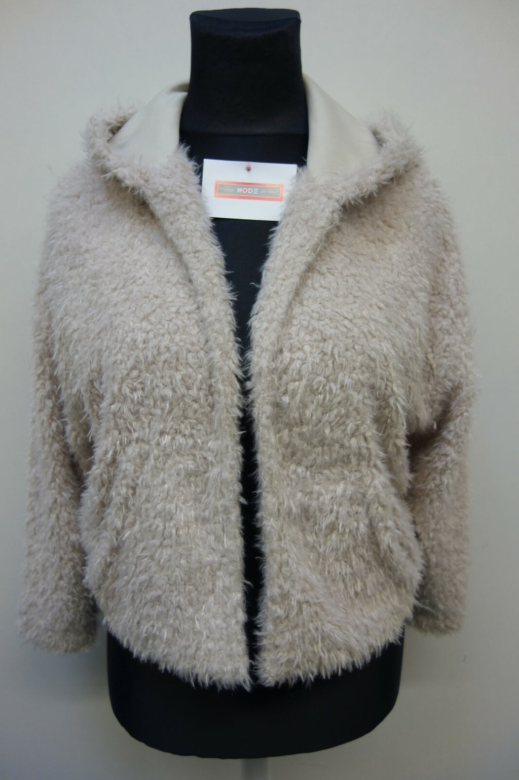 EK1220 Damen Kurze Felljacke von Pull&Bear, offen, Gr. S0