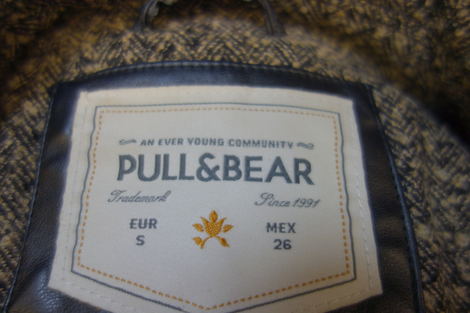 EK2564 Damen Jacke von Pull&Bear, Gr.S4