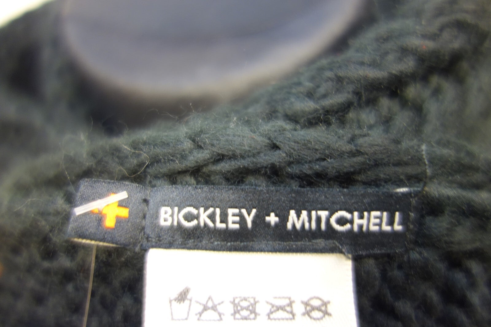 EK0439 Schal von Bickley+Mitchell, schwarz5
