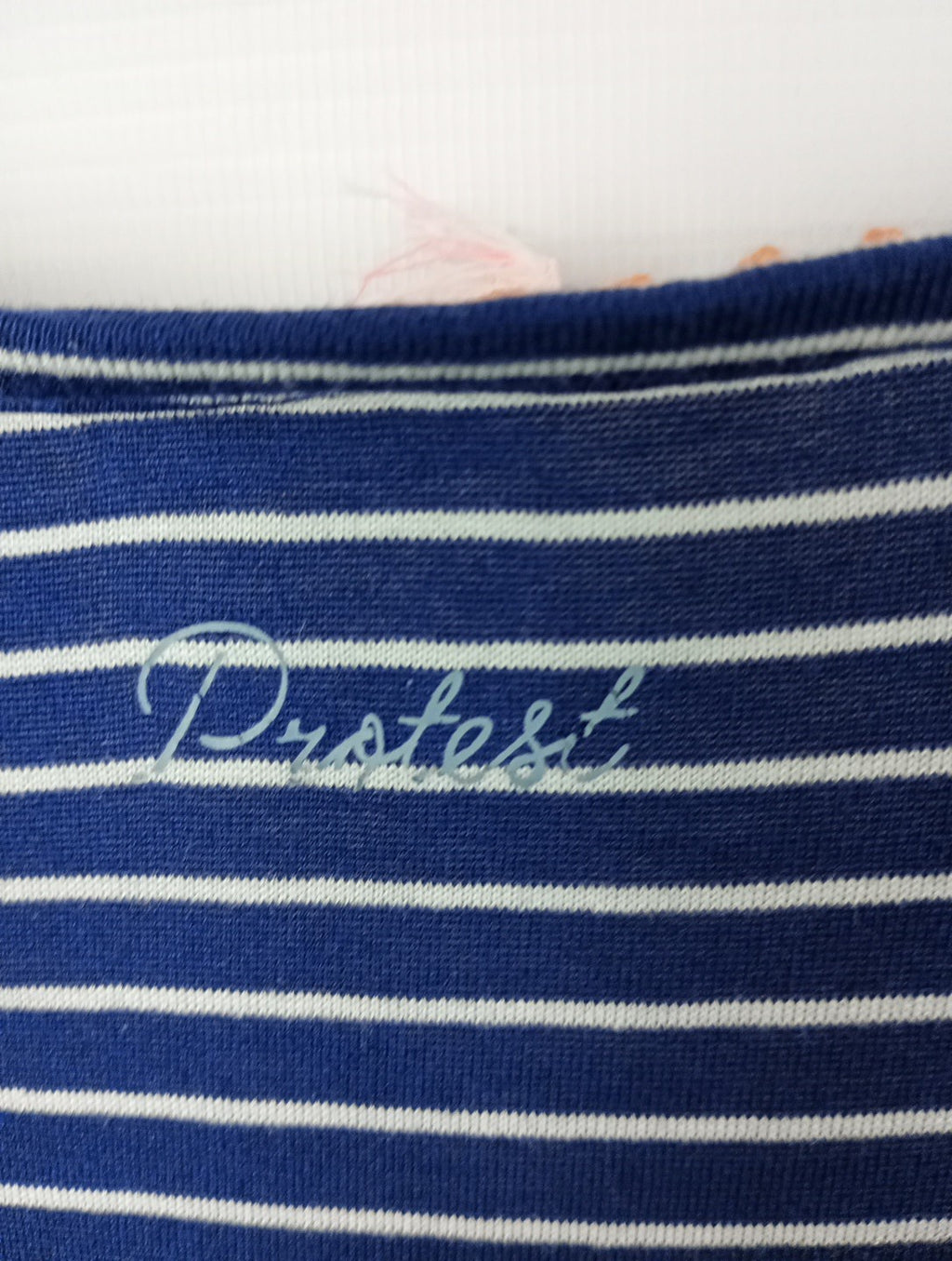 EK8509 Damen Tshirt von Protest, Blau Gestreift, Gr.M3