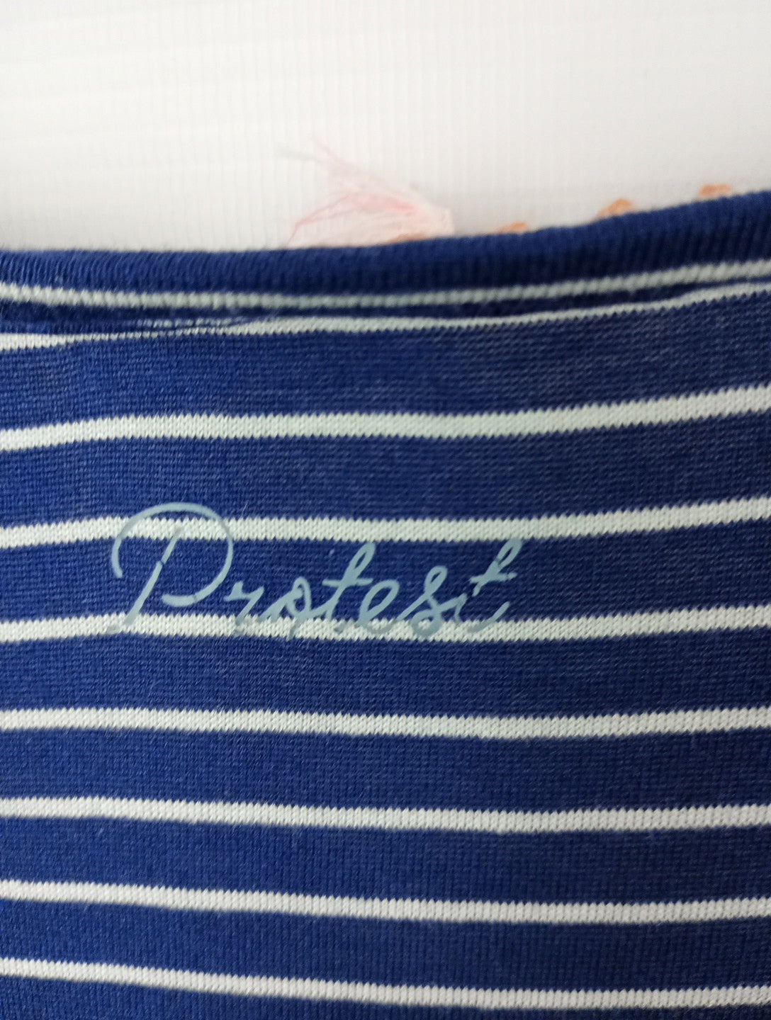 EK8509 Damen Tshirt von Protest, Blau Gestreift, Gr.M3