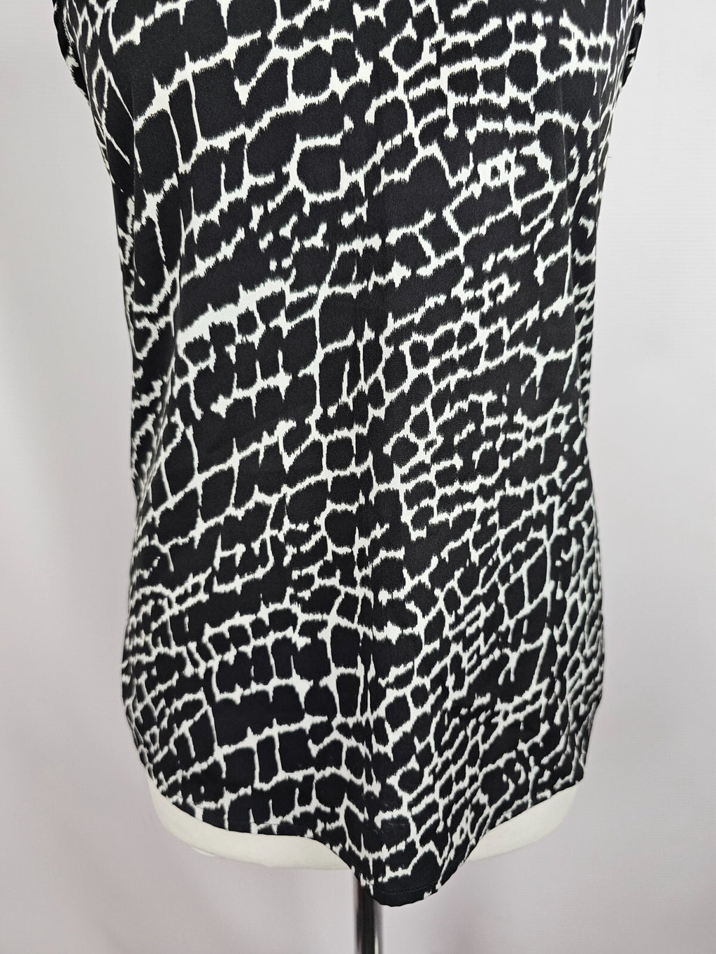 EK5616 Damen Ärmellose Bluse von Only, schwarz/weiß, Gr. 36 Gr.S2
