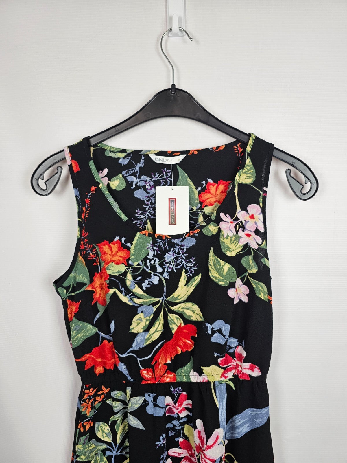 EK6459 Damen kleid von Only, schwarz mit Blumen, Gr.361