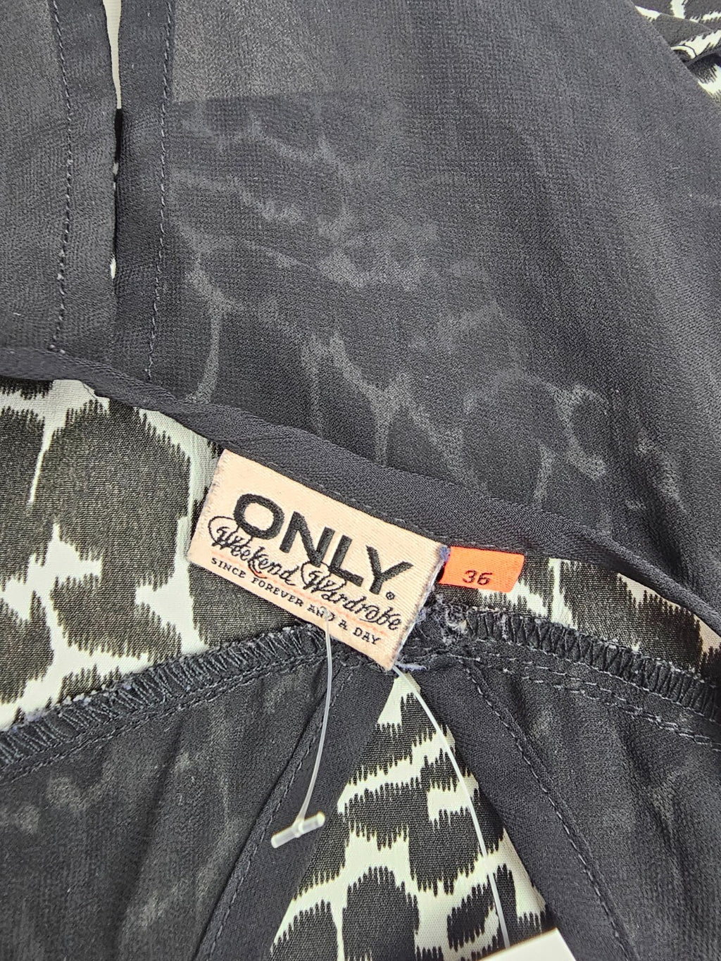EK5616 Damen Ärmellose Bluse von Only, schwarz/weiß, Gr. 36 Gr.S5