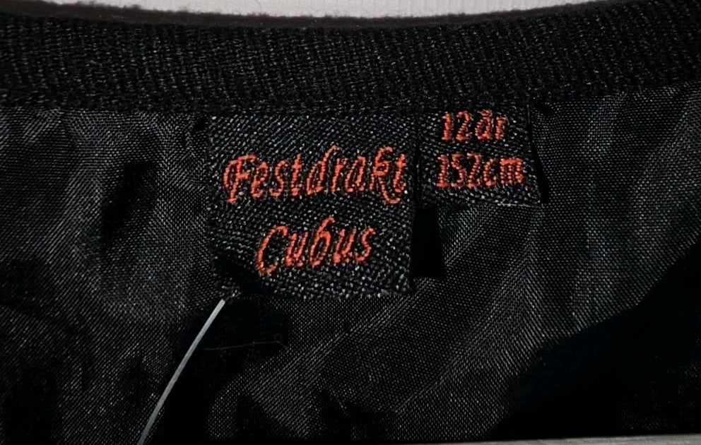 EK9626 Mädchen Dirndl von Festdrankt Cubus, rot-schwarz, Gr.1524