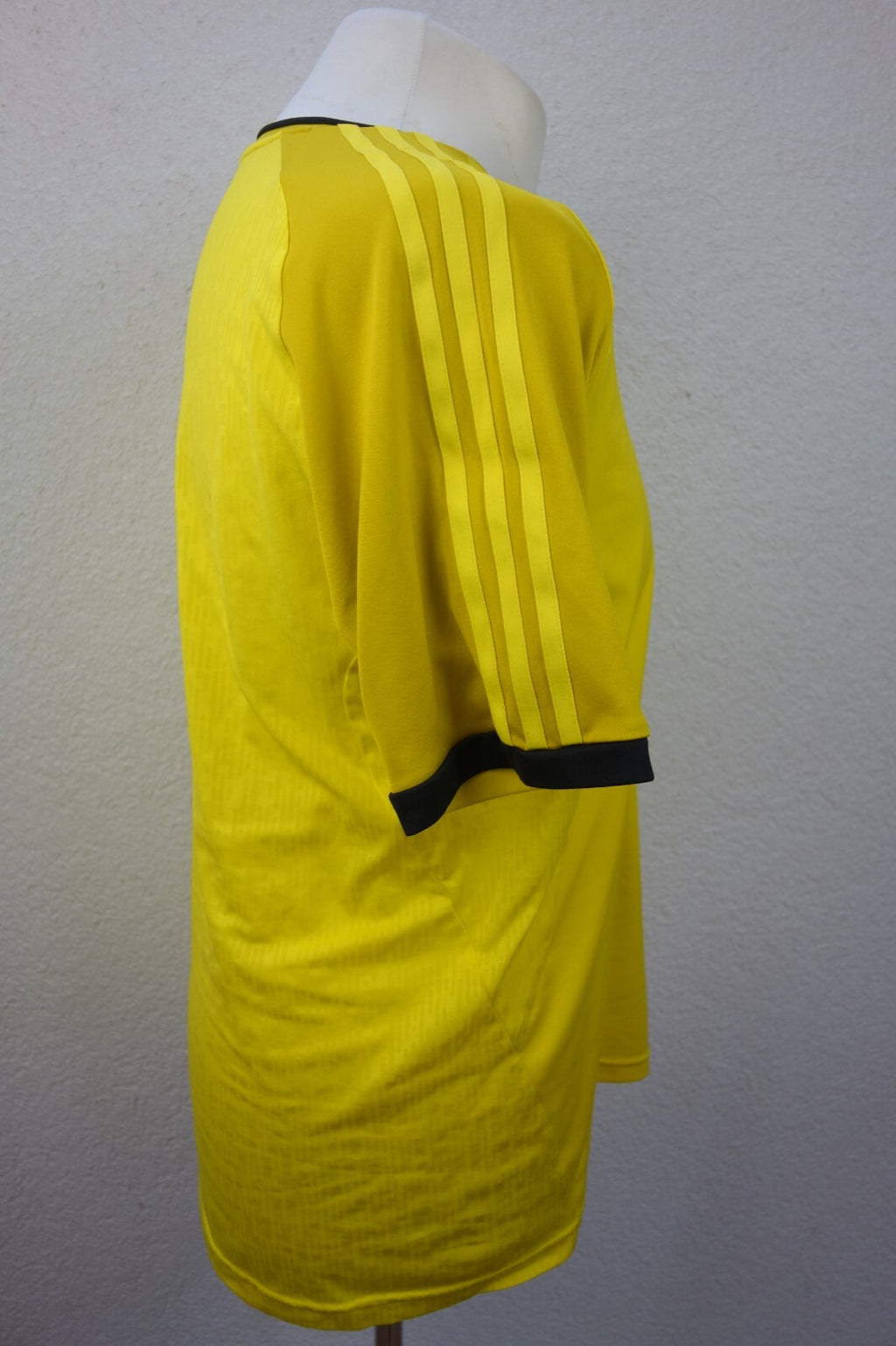 EK4201 Herren Trikot von Adidas, gelb, Gr. M2