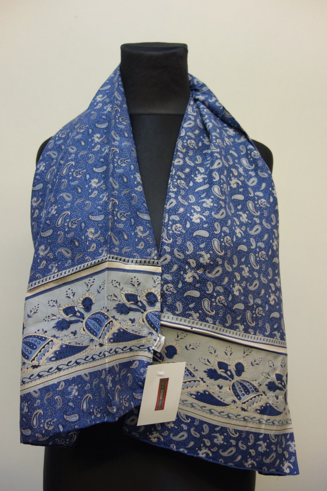 EK3737 Blaues Halstuch 0