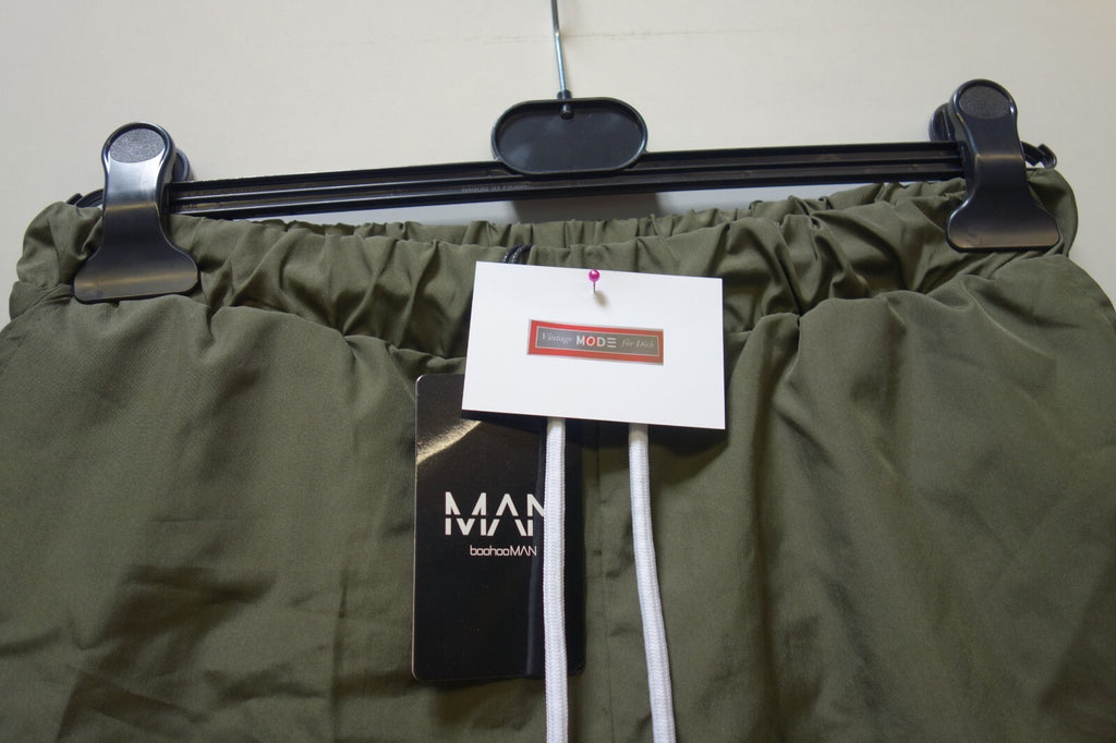 EK1820 Damen Shorts von Boohoo Man, dunkelgrün, Gr. S1