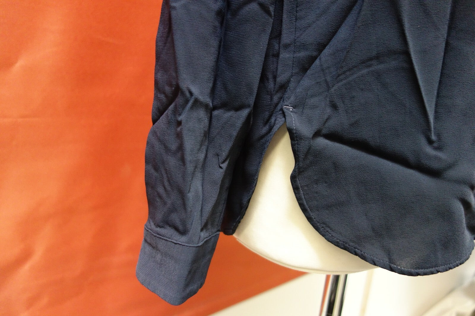 EK0022 Damen Bluse von Hugo Boss, dunkelblau, 345