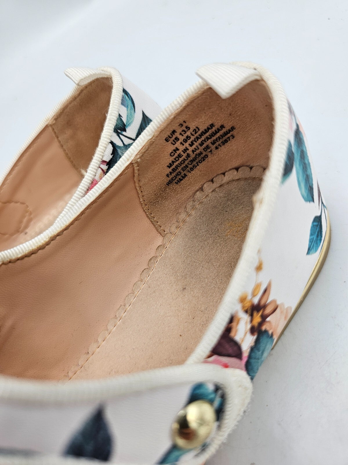 ES0090 Mädchen Ballerinas von H&M, weiß, Blumen, gr. 313