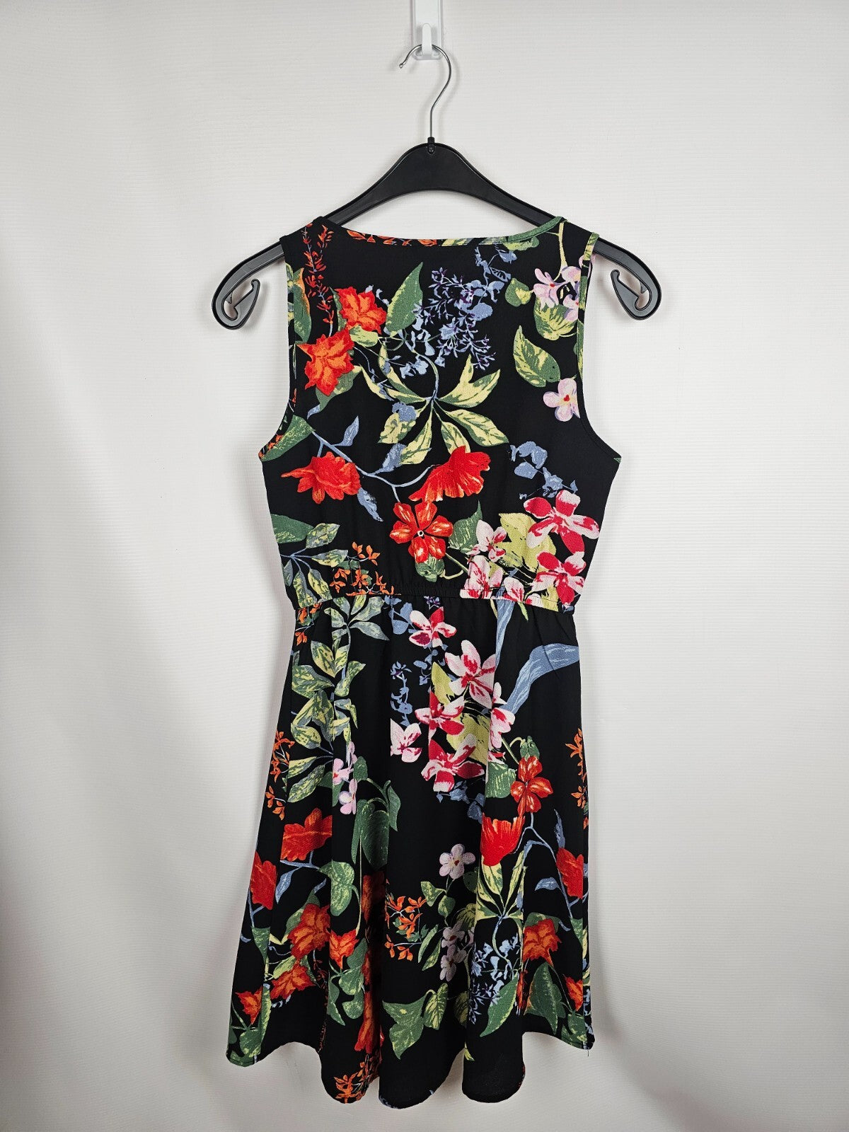 EK6459 Damen kleid von Only, schwarz mit Blumen, Gr.363