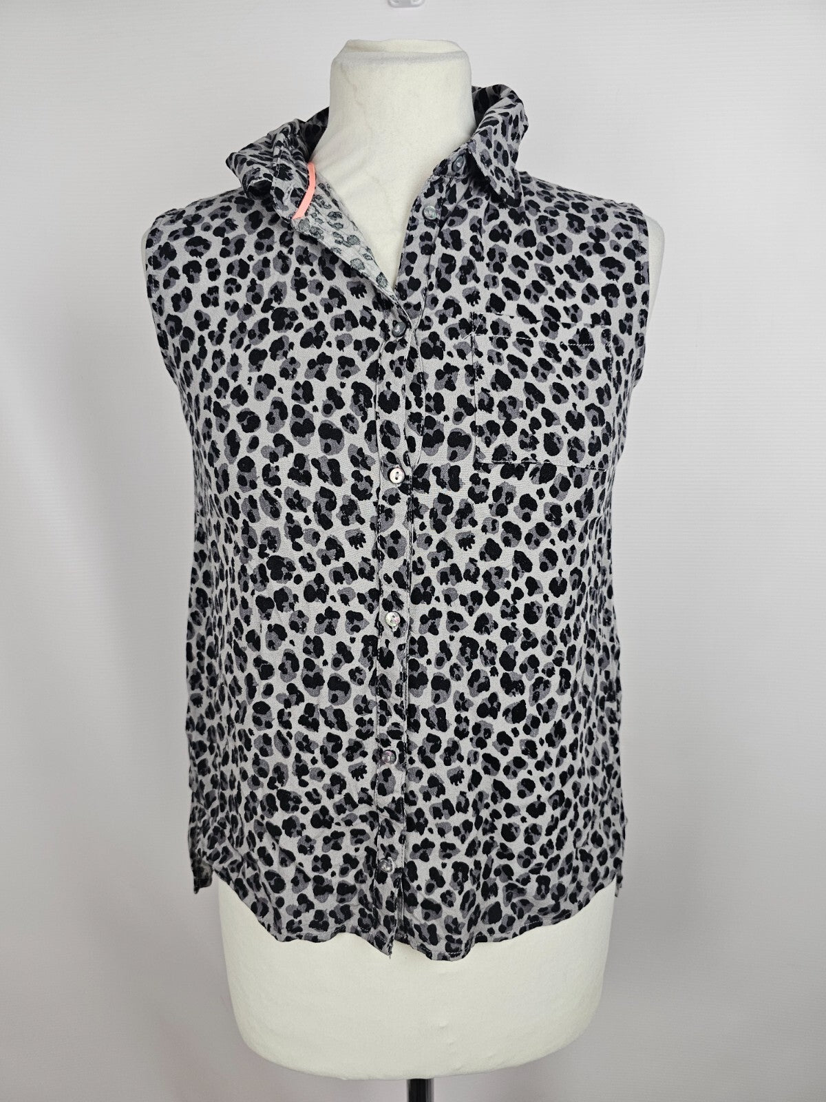EK5627 Mädchen Bluse von H&M, grau, Leomuster, Gr. 1700