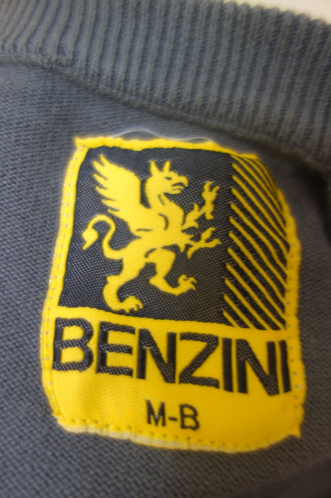 EK3848 Jungen Strickjacke von Benzini, grau. Gr. M4