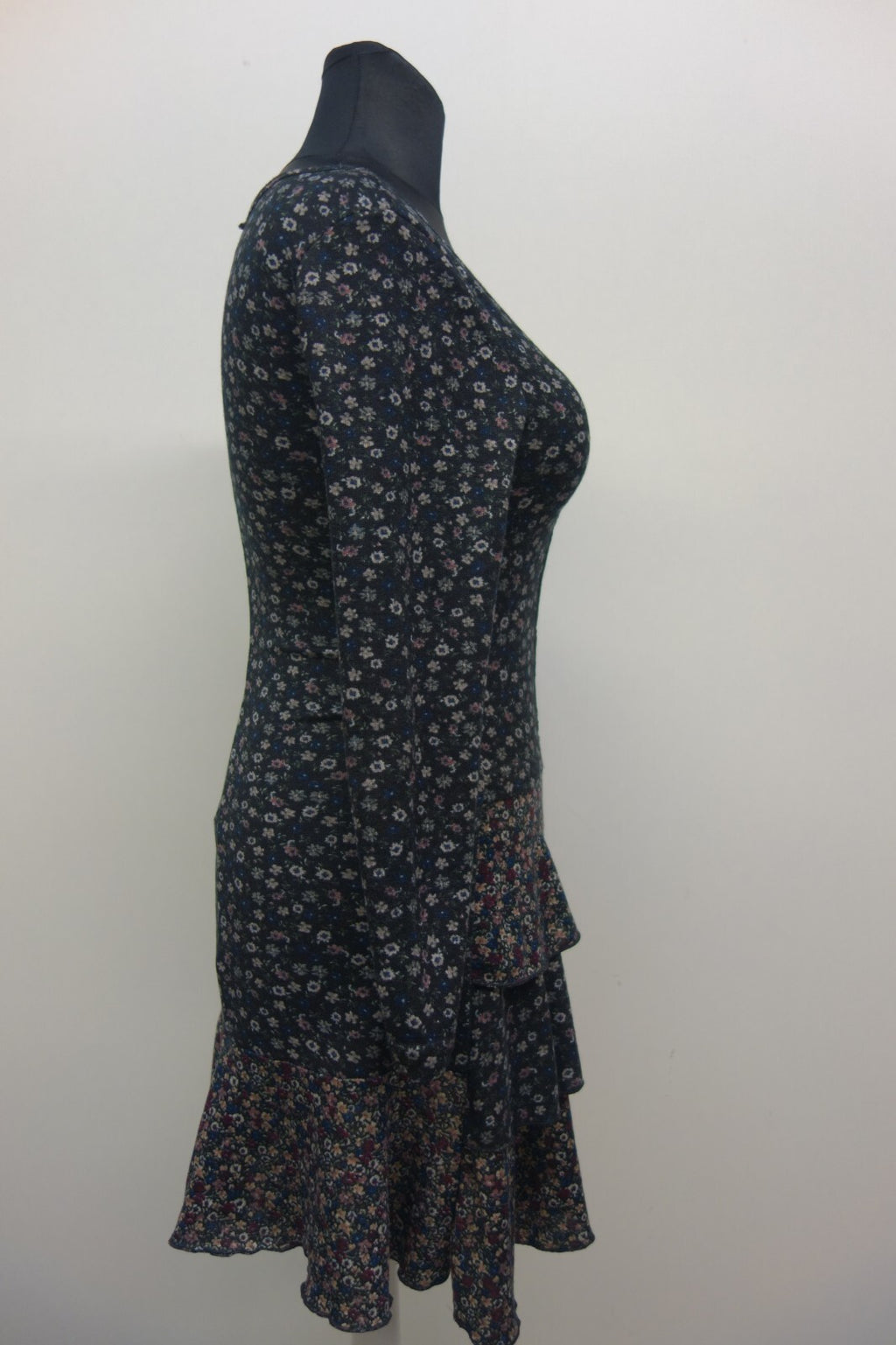 EK2348 Damen Kleid von Apricot, geblümt, Gr. S2
