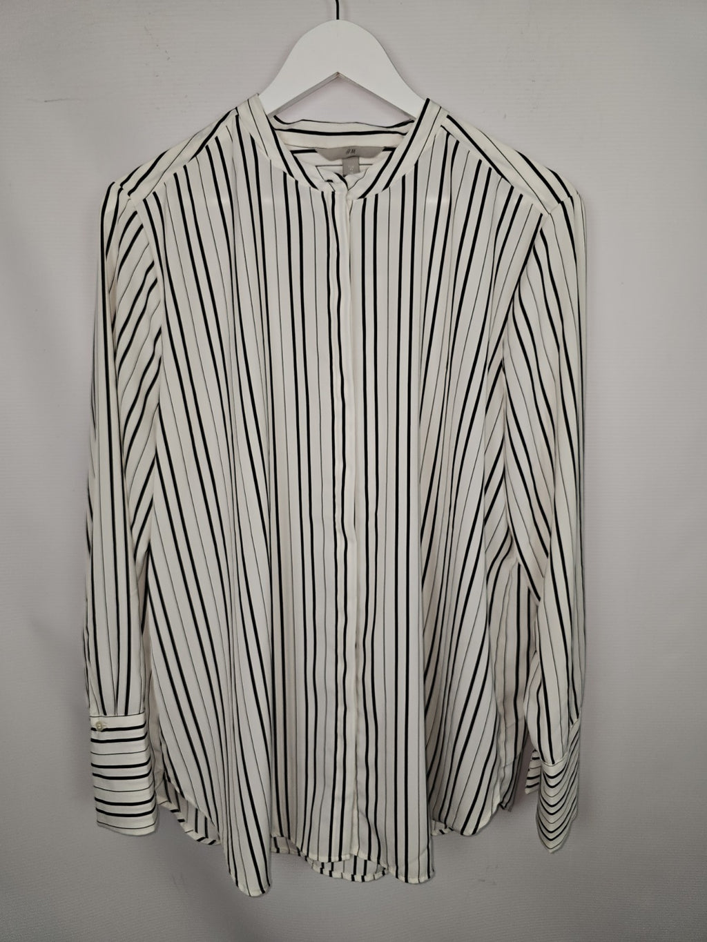 EK8059 Damen Bluse von H&M, weiß-schwarz, Gr.440