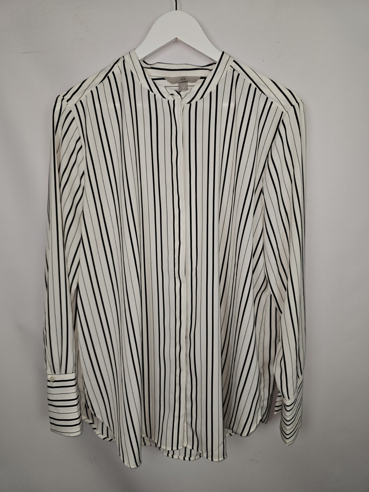 EK8059 Damen Bluse von H&M, weiß-schwarz, Gr.440