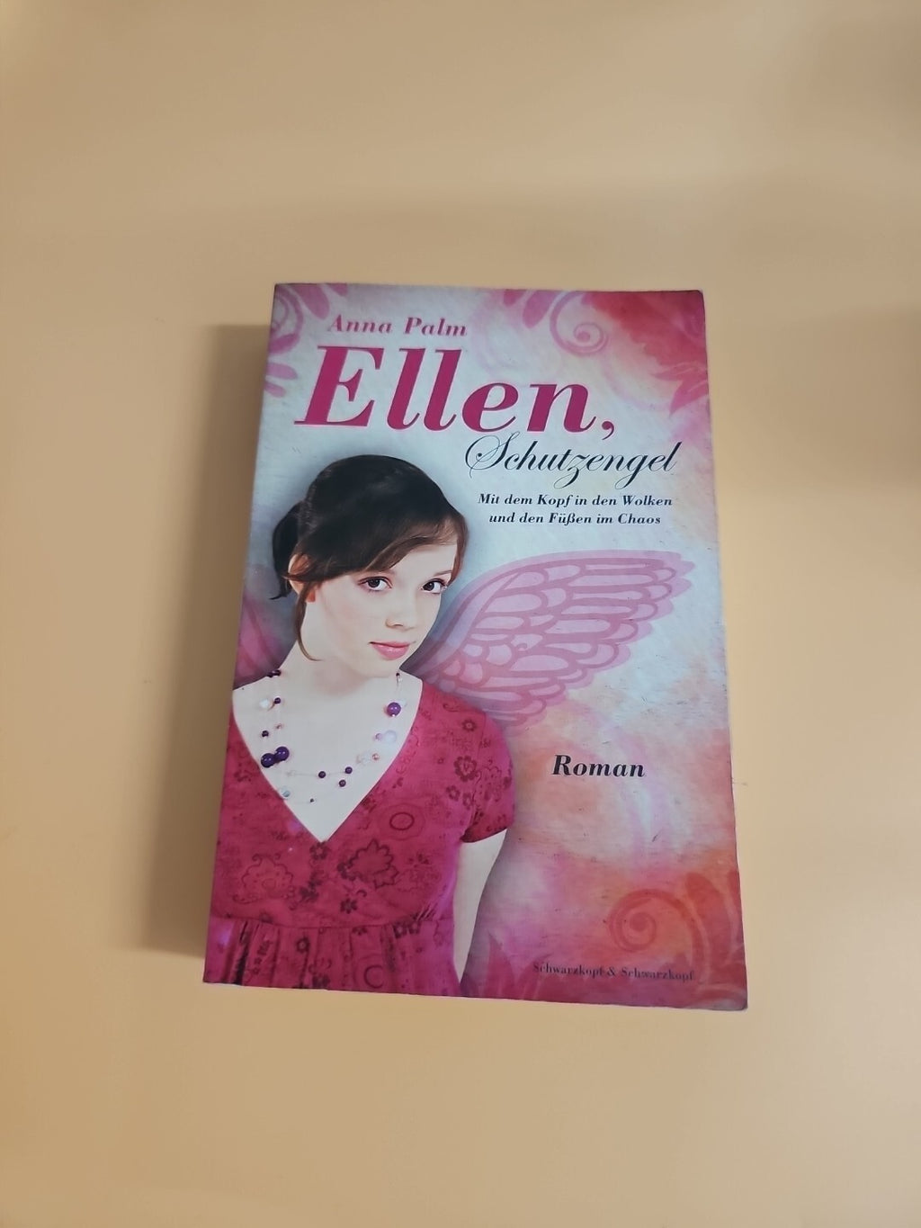Ellen, Schutzengel Mit dem Kopf in den Wolken und den Füße im Chaos Anna Palm 760