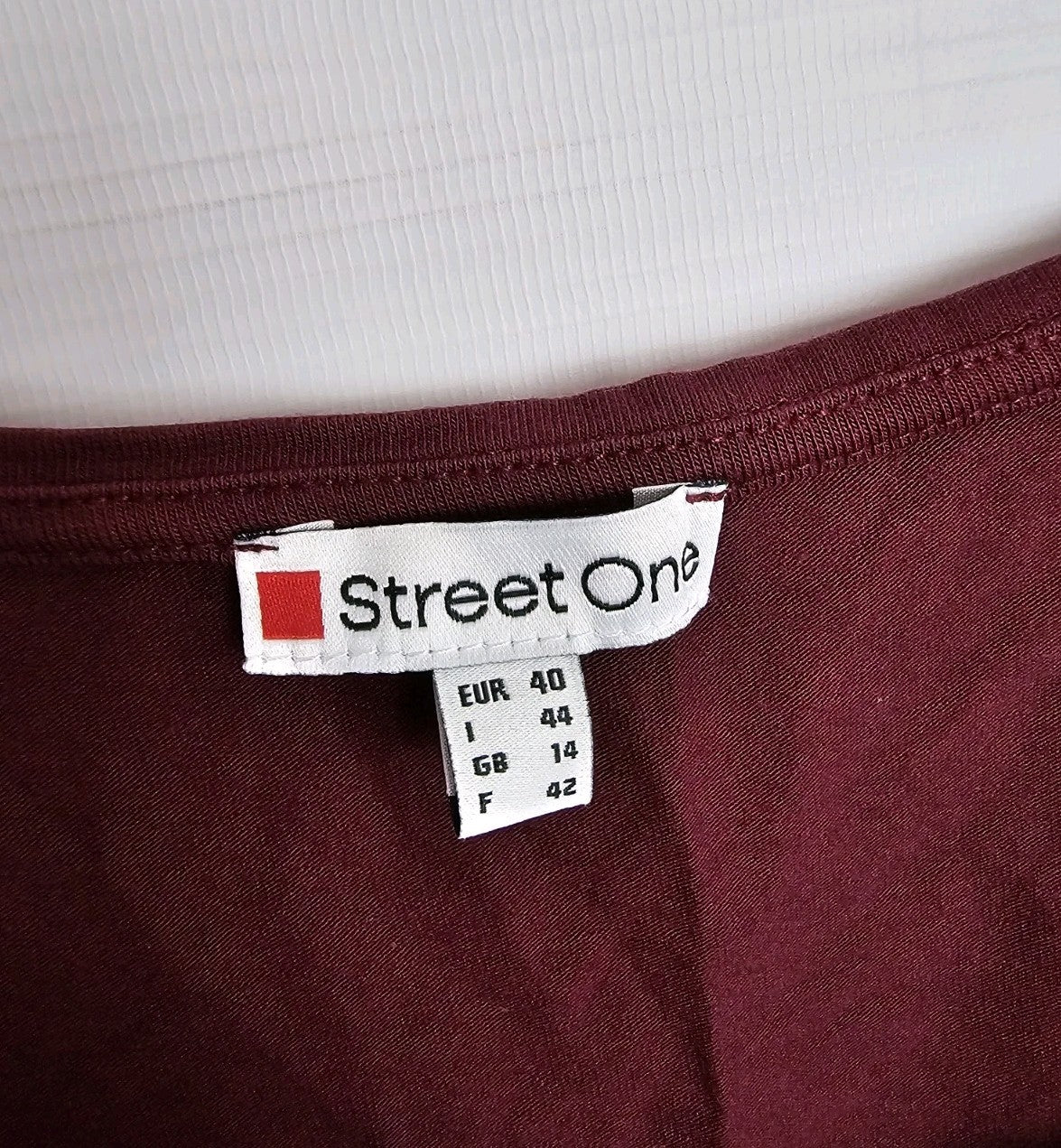 EK10221 Damen Top von Street One, Weinrot, Gr. 402