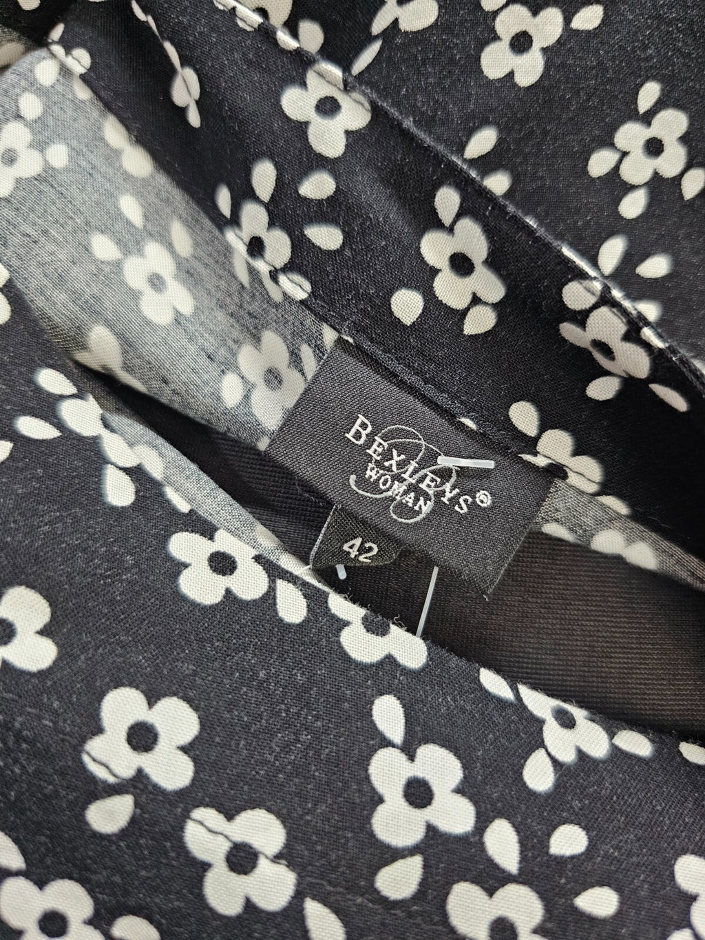 EK5961 Damen Bluse von Bexleys, schwarz, weiße Blumen, Gr. 424