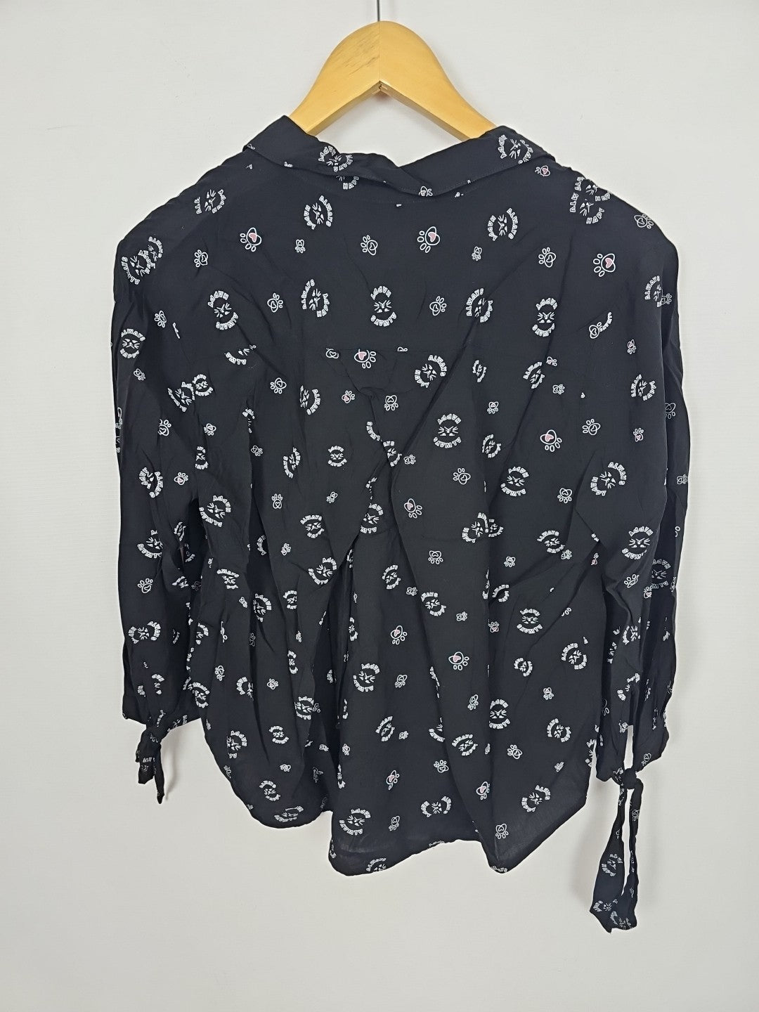 EK8291 Damen Bluse Fb Sister Gr.M Schwarz mit Kleinen Katzen Designs2
