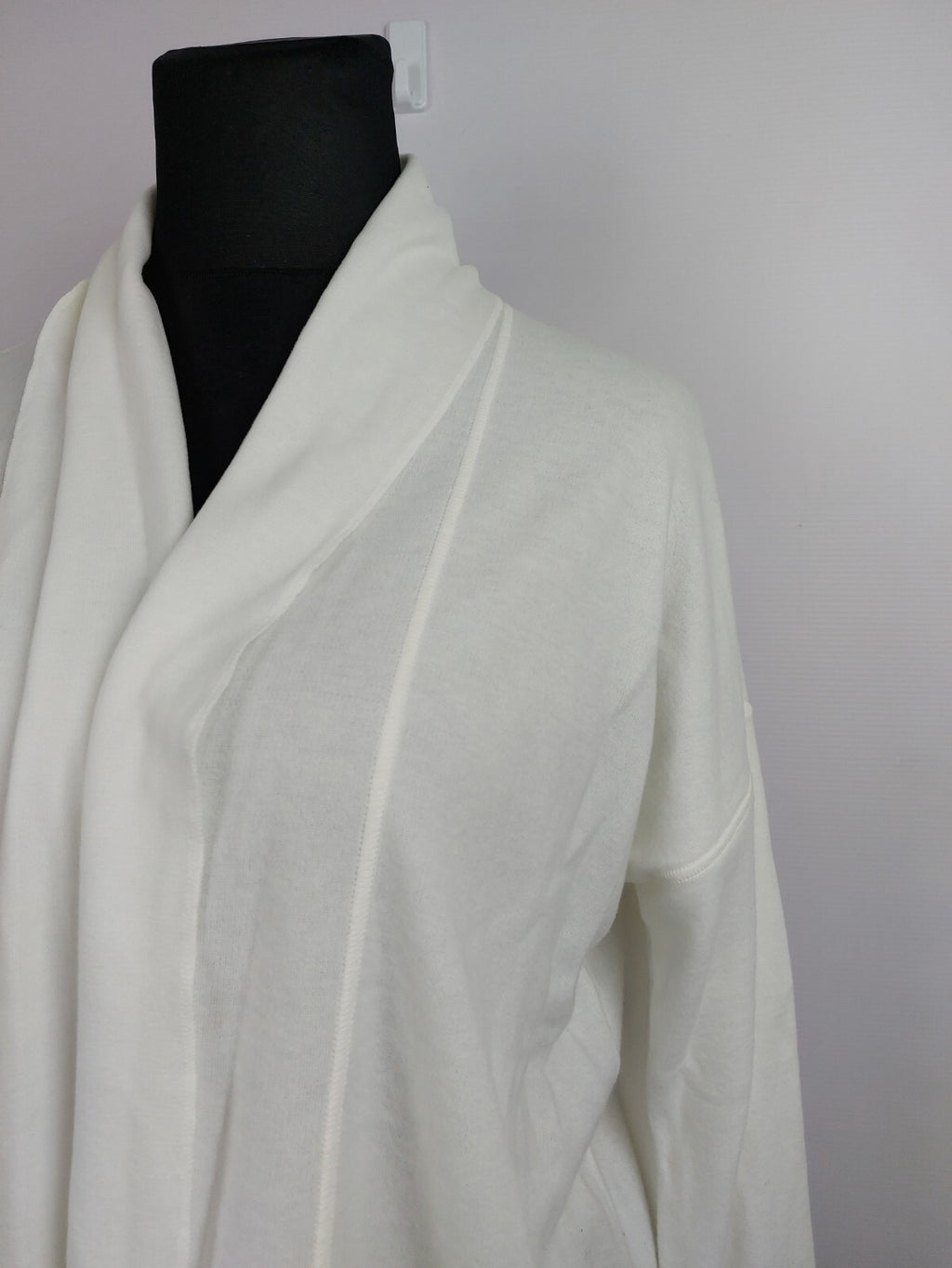 EK3668 Damen Cardigan von Lidea, wollweiß, Gr. S2