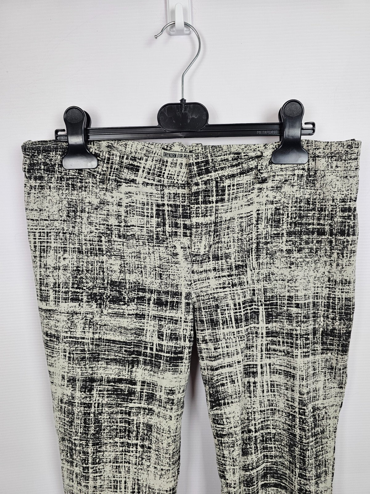 EK5474 Damen Stoffhose von Drykorn, grau/schwarz, Gr. 341