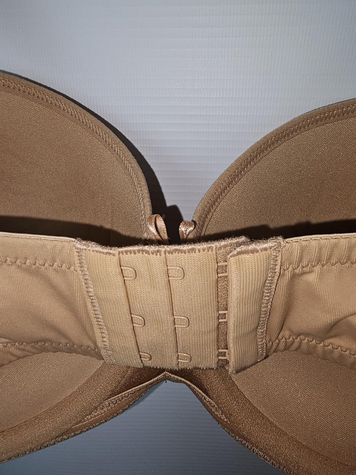 EK8516 Damen BH Durchsichtige Träger, Beige, Gr Ca 90 B5