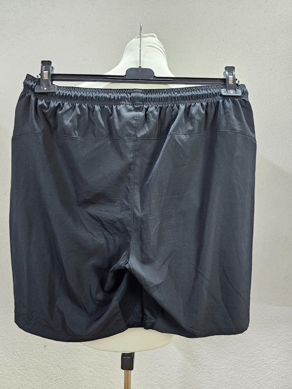 EK5519 Herren Sport Shorts von Wilson, schwarz, Gr.L4