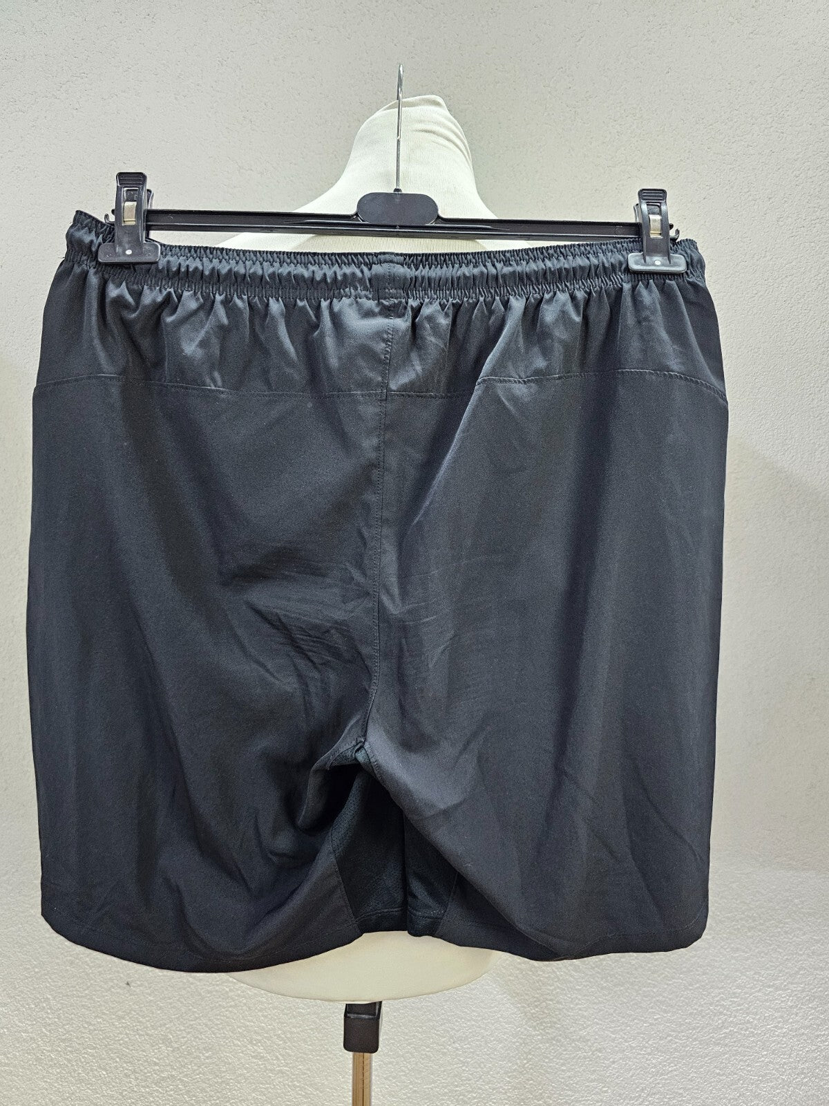 EK5519 Herren Sport Shorts von Wilson, schwarz, Gr.L4