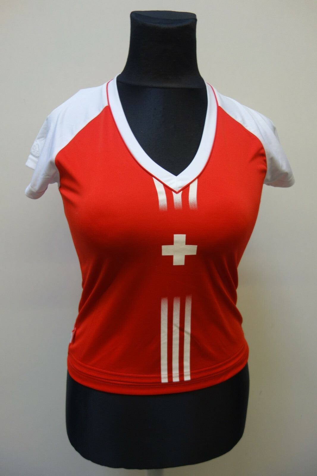 EK1659 Fußballtrikot von Adidas, Gr. 42, rot0