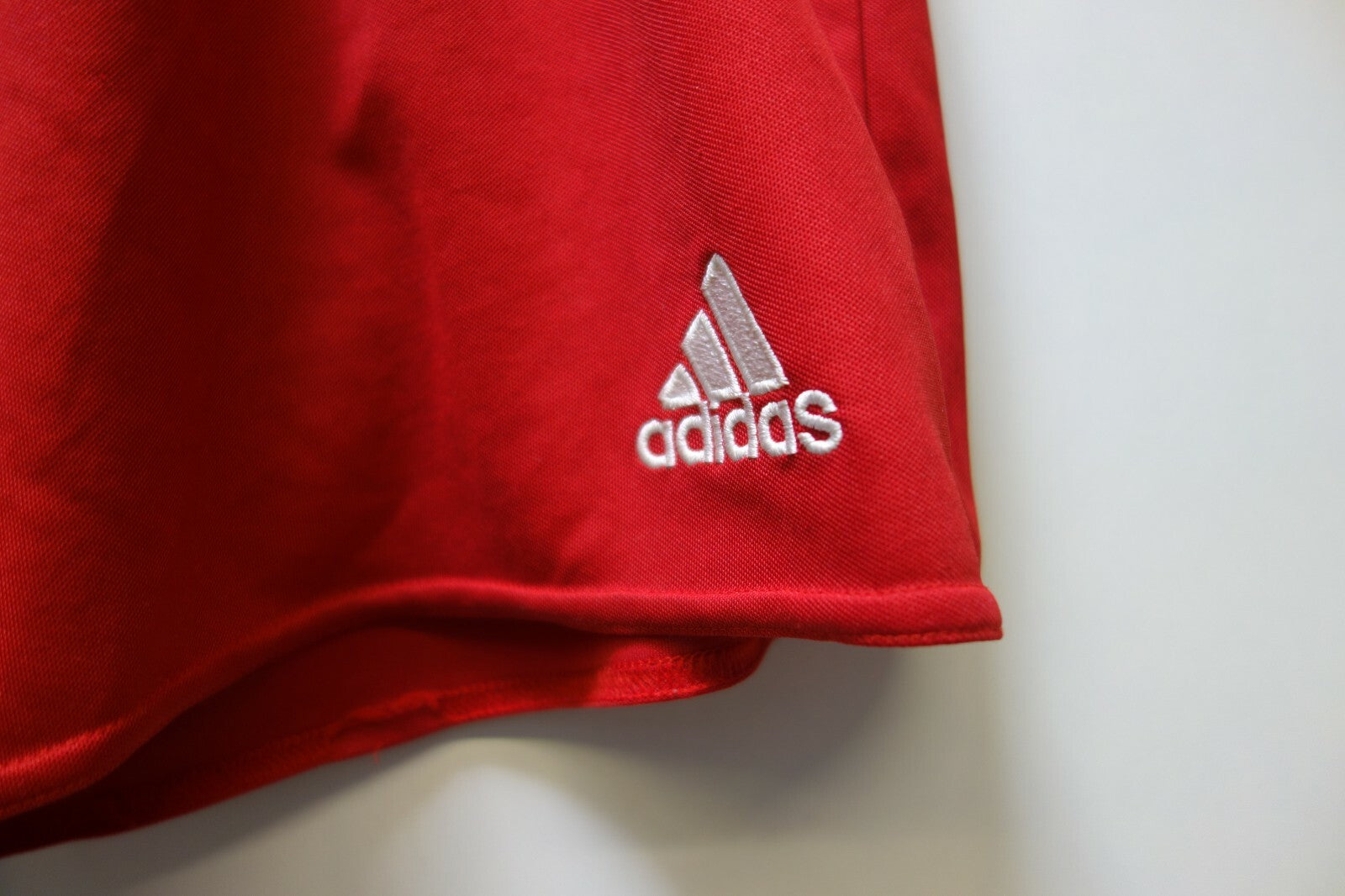 EK1694 Kinder/Teen Sporthose von adidas, rot, L1