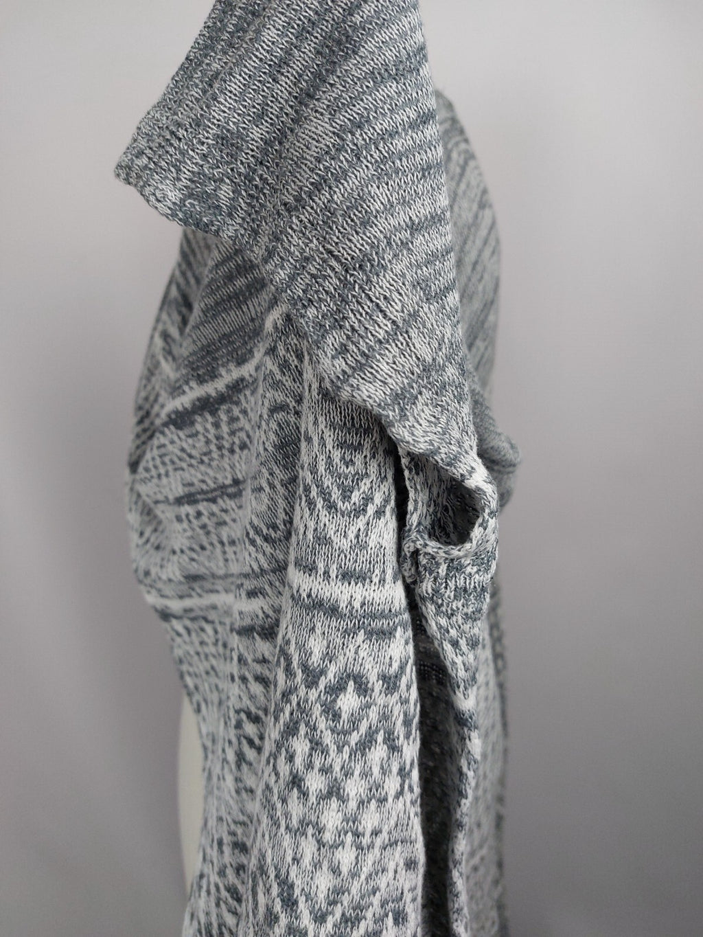 EK2243 Damen Strickjacke von Abercrombie&Fitch, grau/weiß, Gr. XS/S2