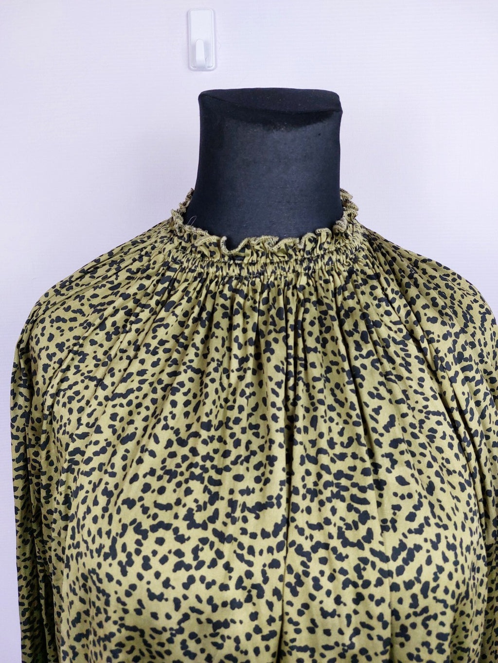 EK2388 Damen Bluse von H&M, grün/schwarz, Gr. 421