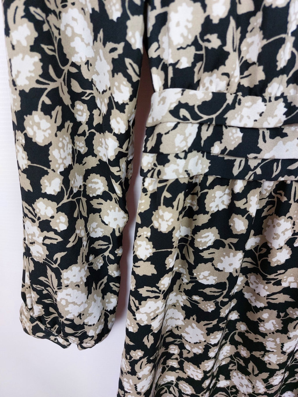 EK4918 Damen Kleid von H&M, schwarz/beige, Gr. 381