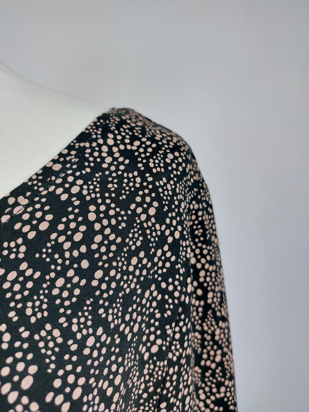 EK3755 Damen Shirt von Esprit, schwarz/rosa gepunktet, Gr. L2