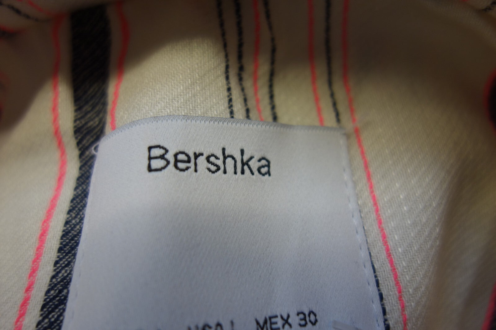 EK3265 Damen Cardigan von Bershka, gestreift, gr. L4