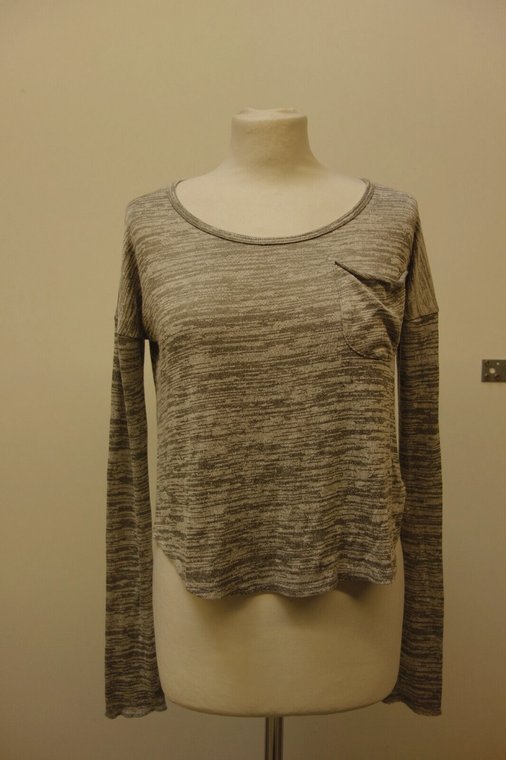 EK1964 Damen Shirt von Hollister, grau, XS0